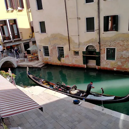 Dimora Al Doge Beato Canal View-2